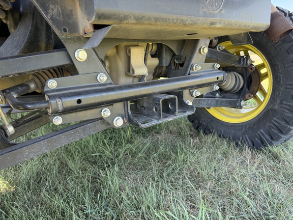 2024 John Deere XUV 835R - Photo16