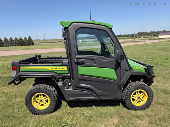 2024 John Deere XUV 835R - Photo2