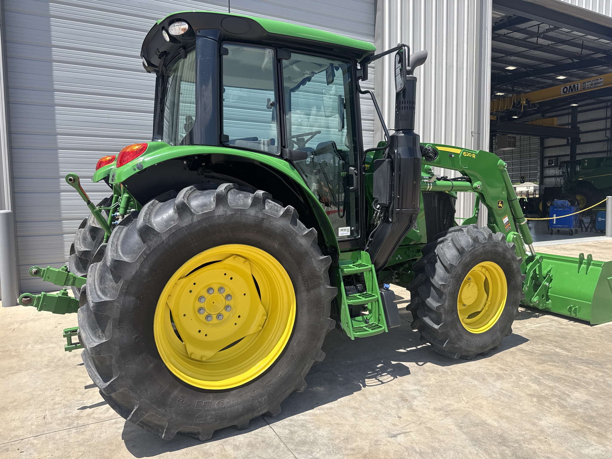 2023 John Deere 6110M Image 7