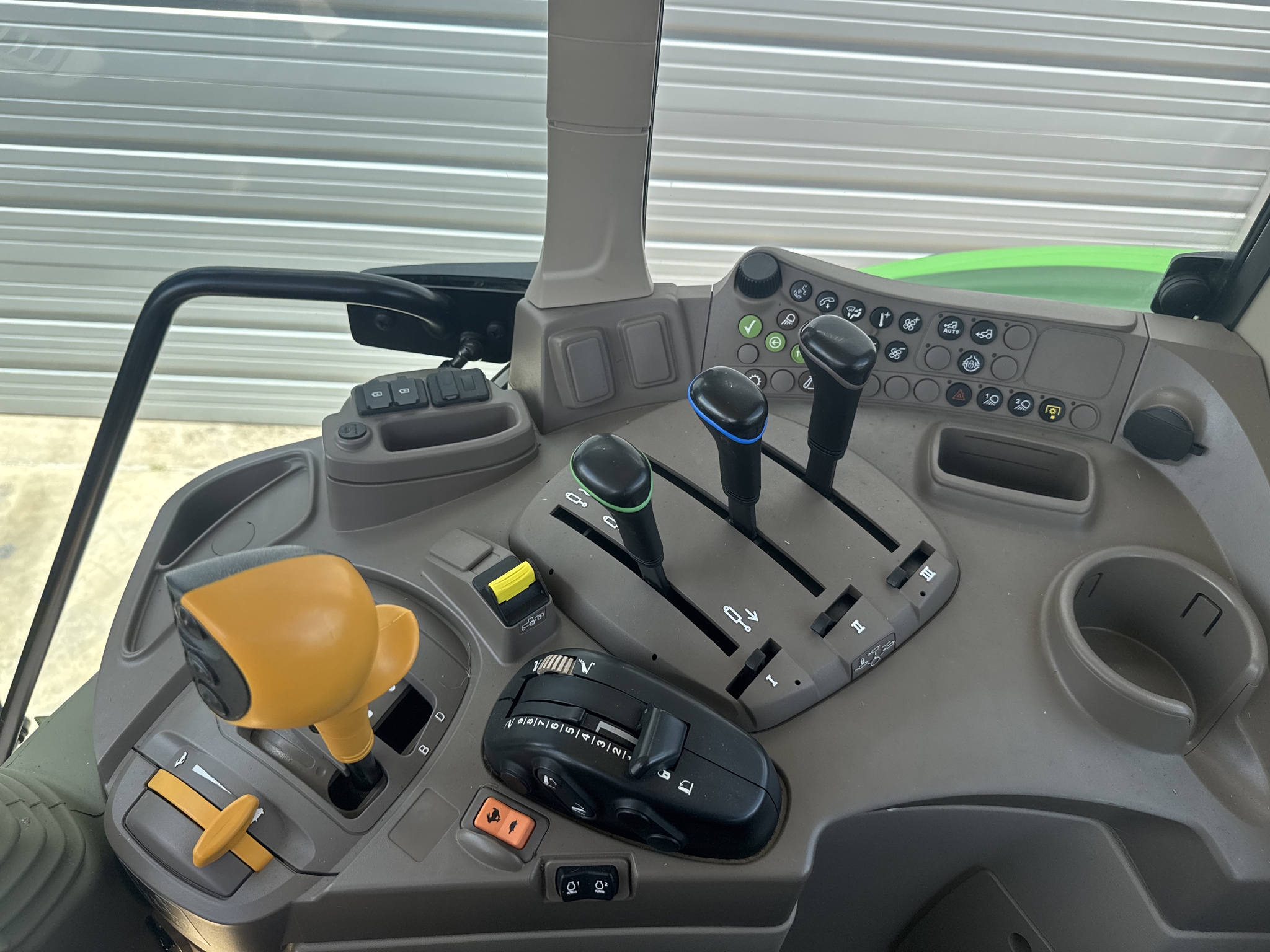 2023 John Deere 6110M Image 12