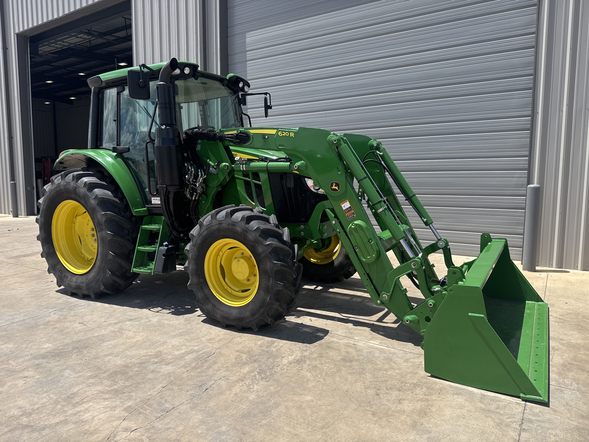 2023 John Deere 6110M Image 5