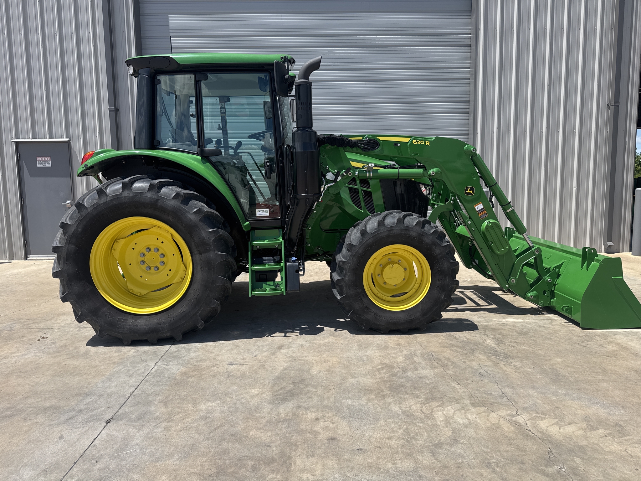 2023 John Deere 6110M Image 6