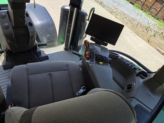 Photo of 2024 John Deere 8R 250