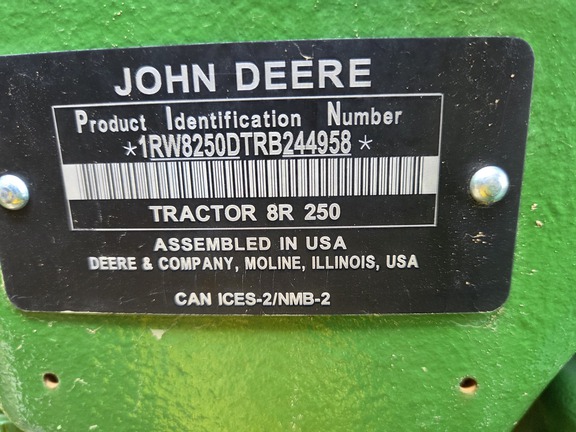 Photo of 2024 John Deere 8R 250