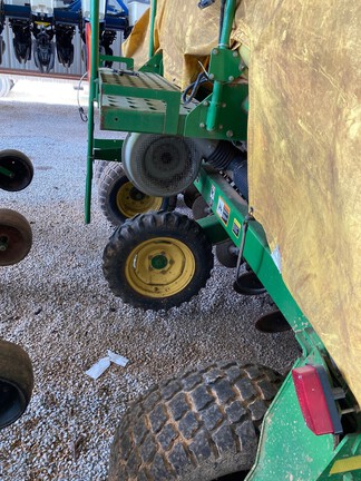 2005 John Deere 1890