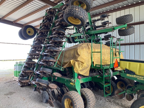 2005 John Deere 1890