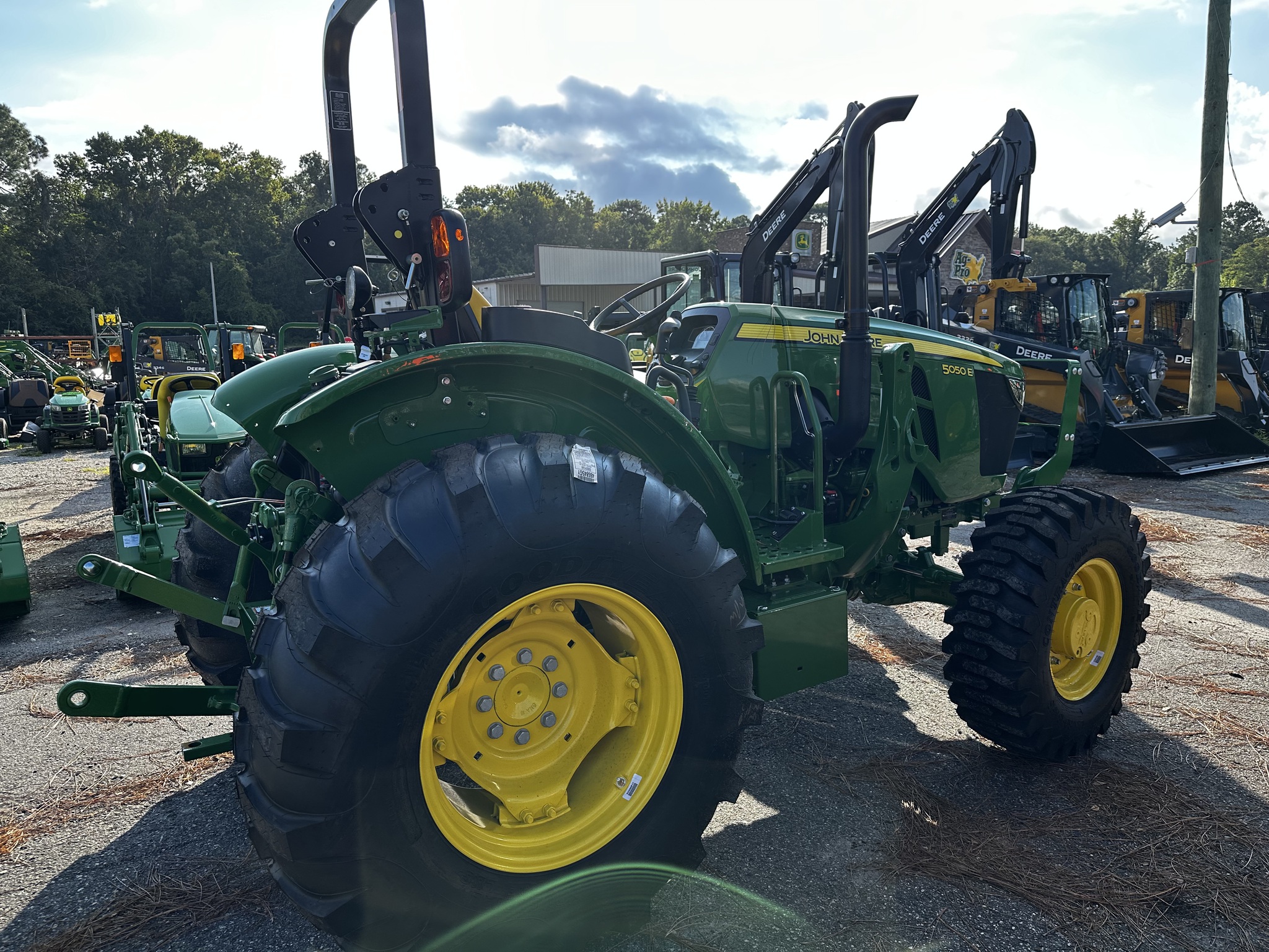 2025 John Deere 5050E Image 5