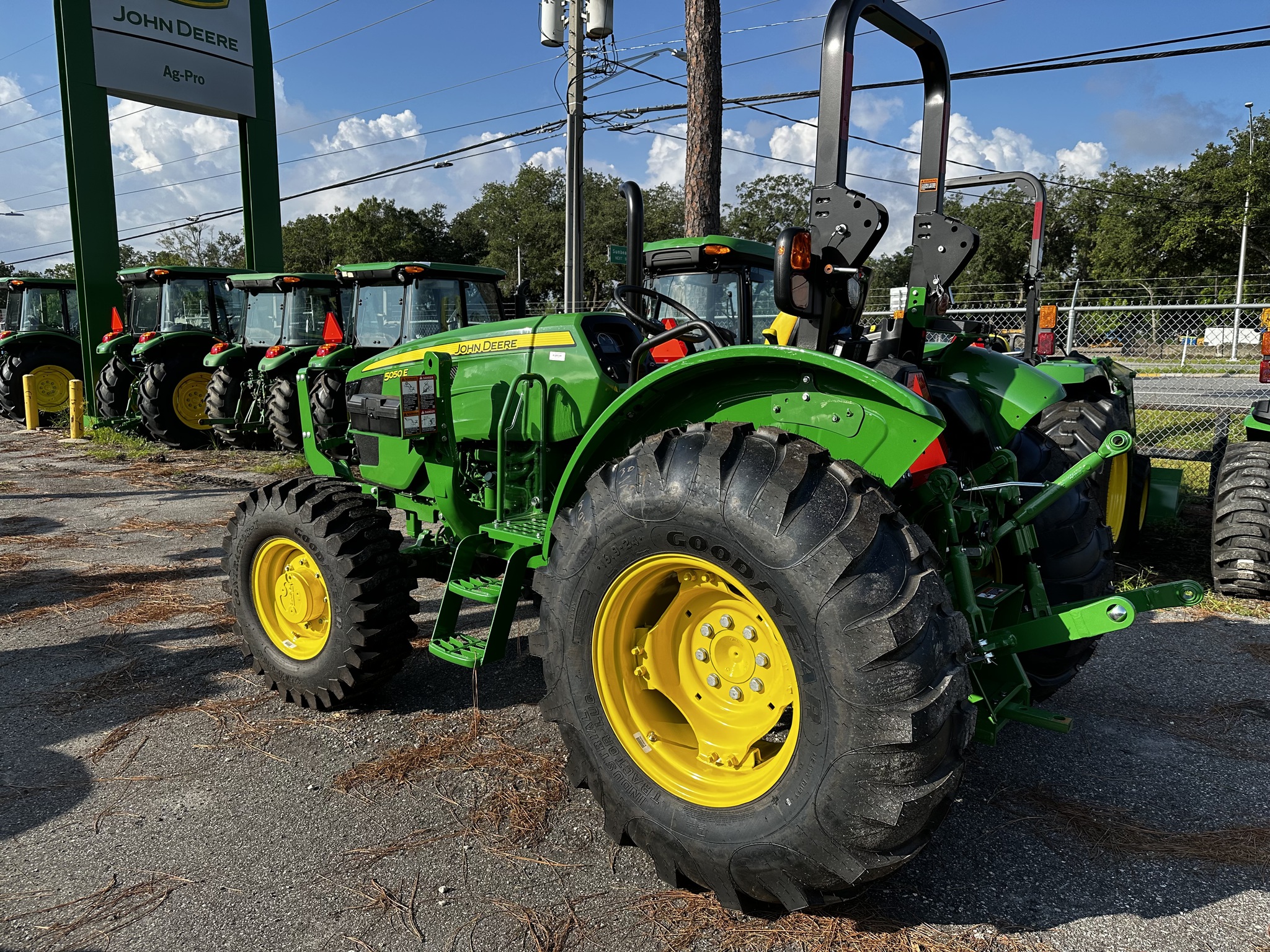 2025 John Deere 5050E Image 7