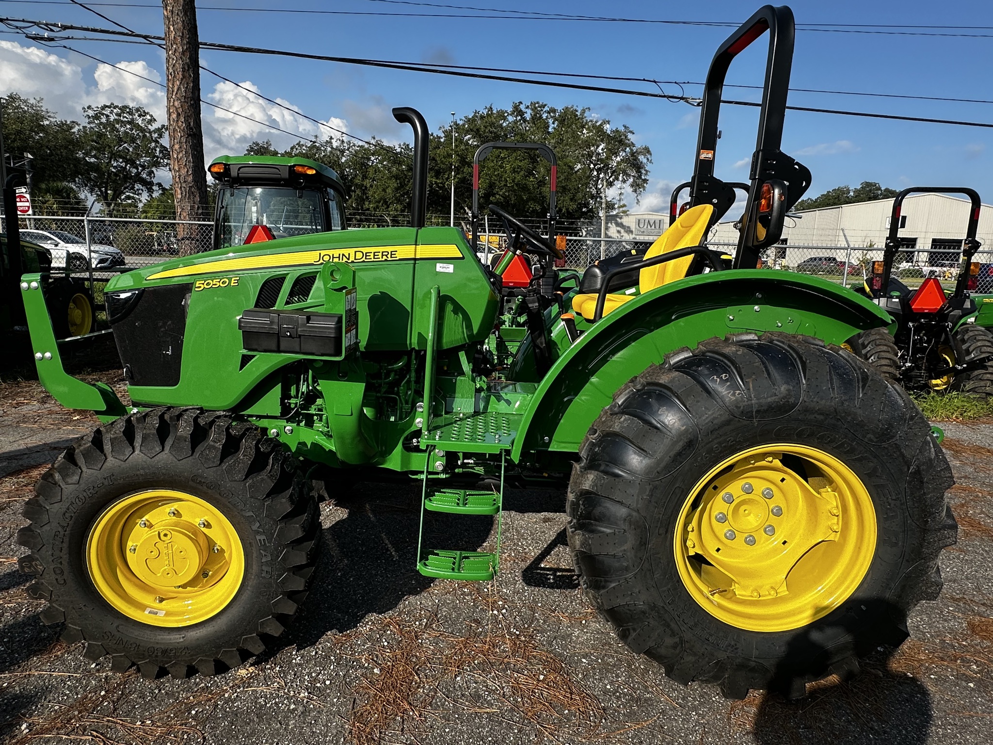 2025 John Deere 5050E Image 8