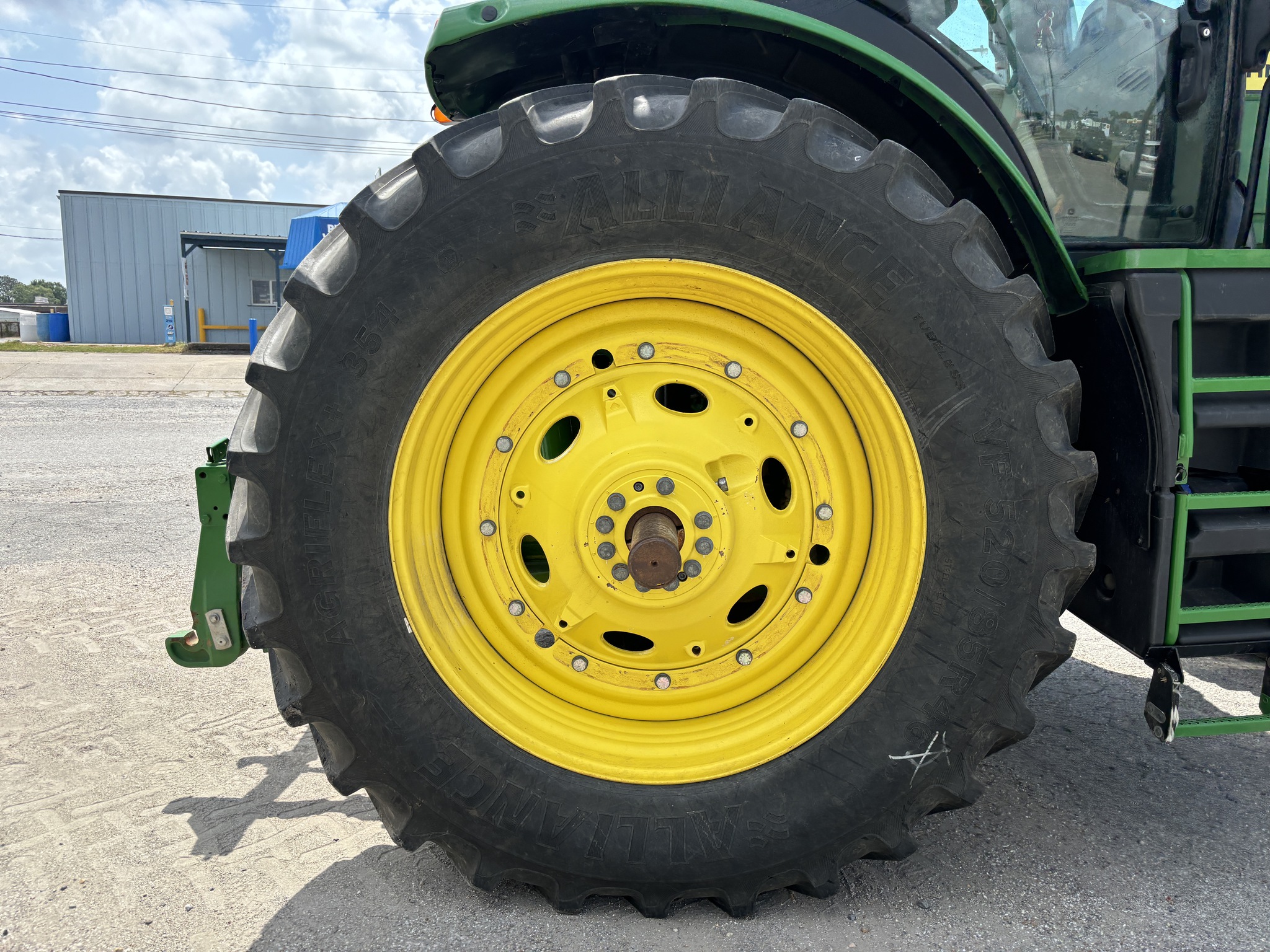 2022 John Deere 6R 230 Image 18