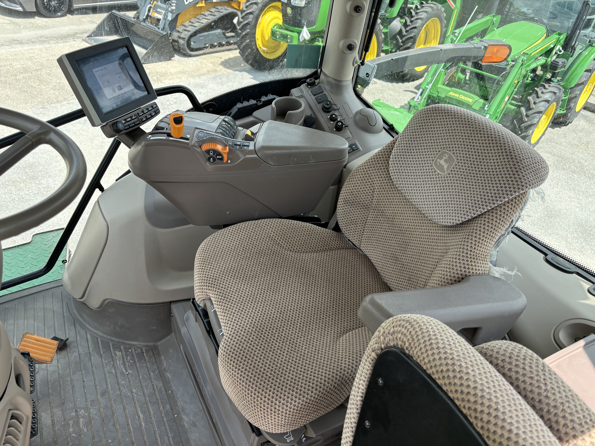2022 John Deere 6R 230 Image 23