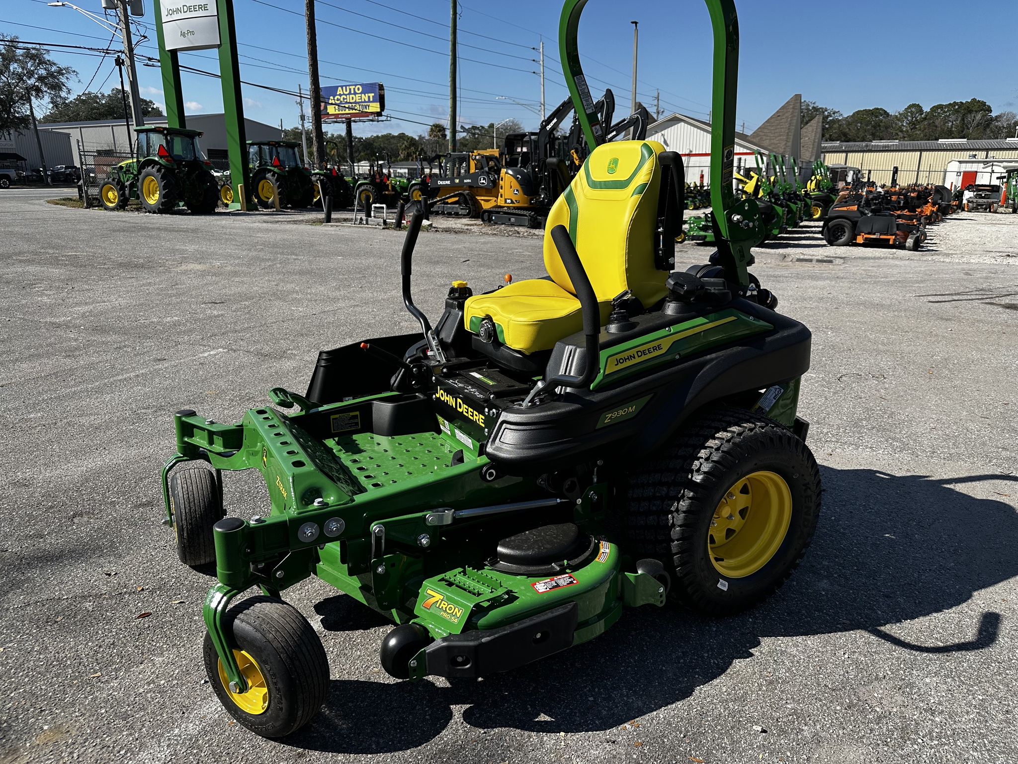 2025 John Deere Z930M Image 1