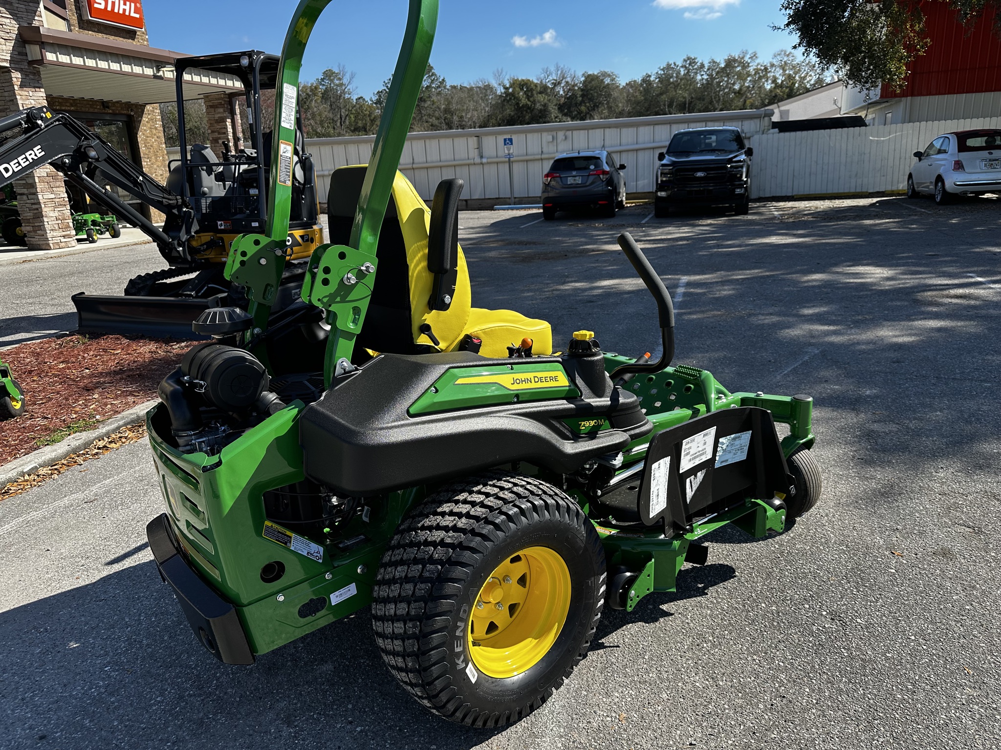 2025 John Deere Z930M Image 4