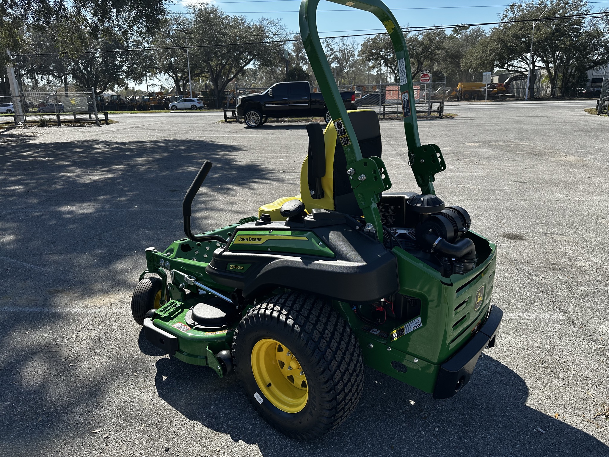2025 John Deere Z930M Image 5