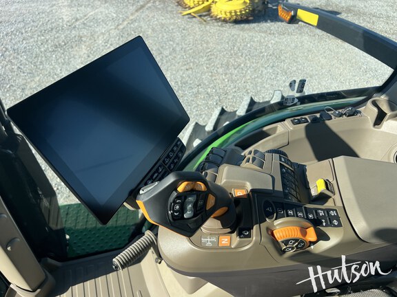 Photo of 2024 John Deere 8R 370