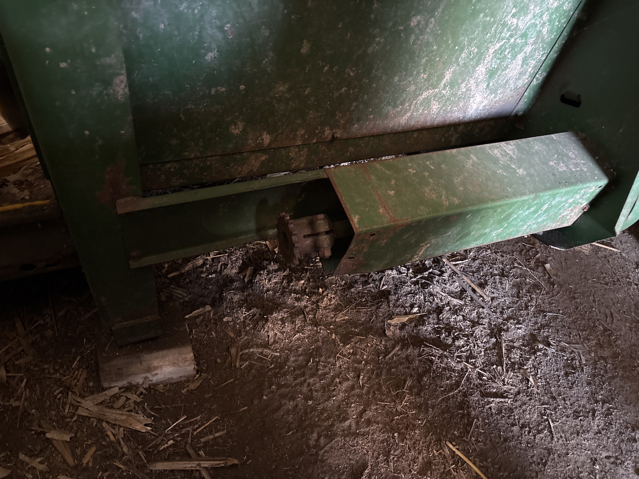 Used -- John Deere 444 Corn and Row Crop headers at Koenig Equipment in Anna, OH - PhotoXL13