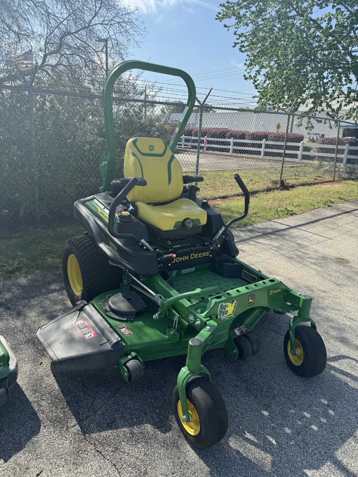 2023 John Deere Z950M Image 2