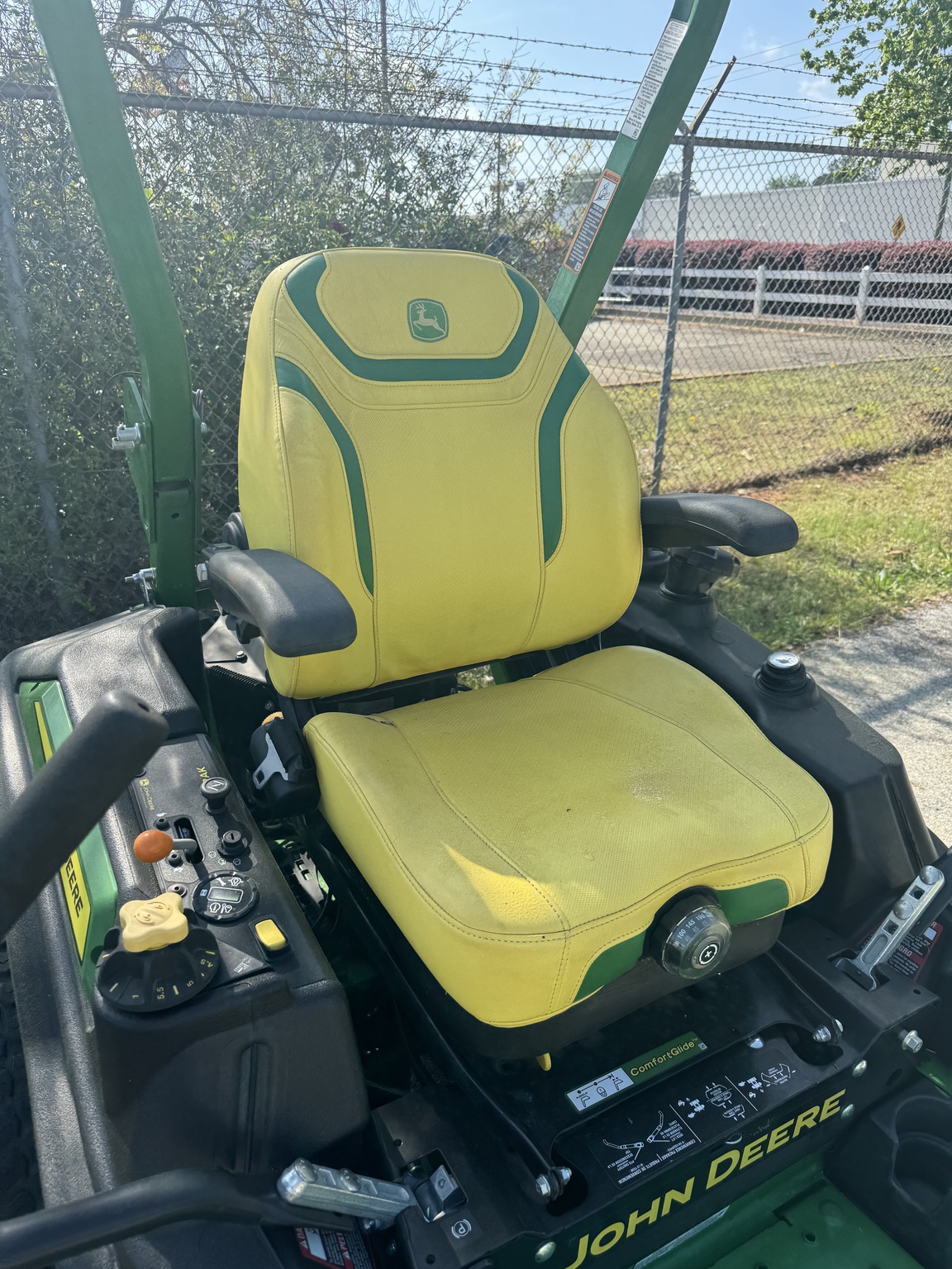 2023 John Deere Z950M Image 3