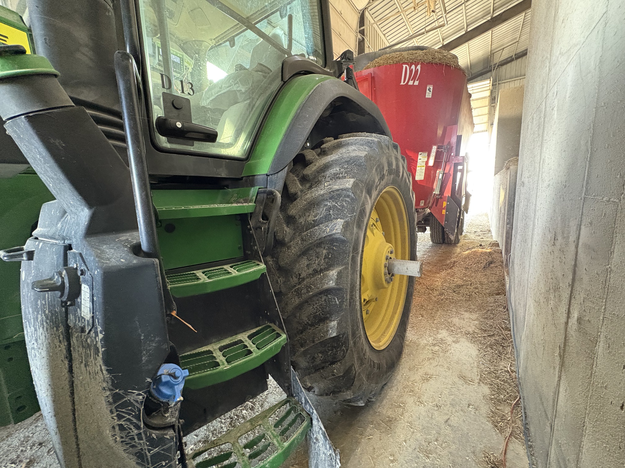 2023 John Deere 7R 270 Image 6
