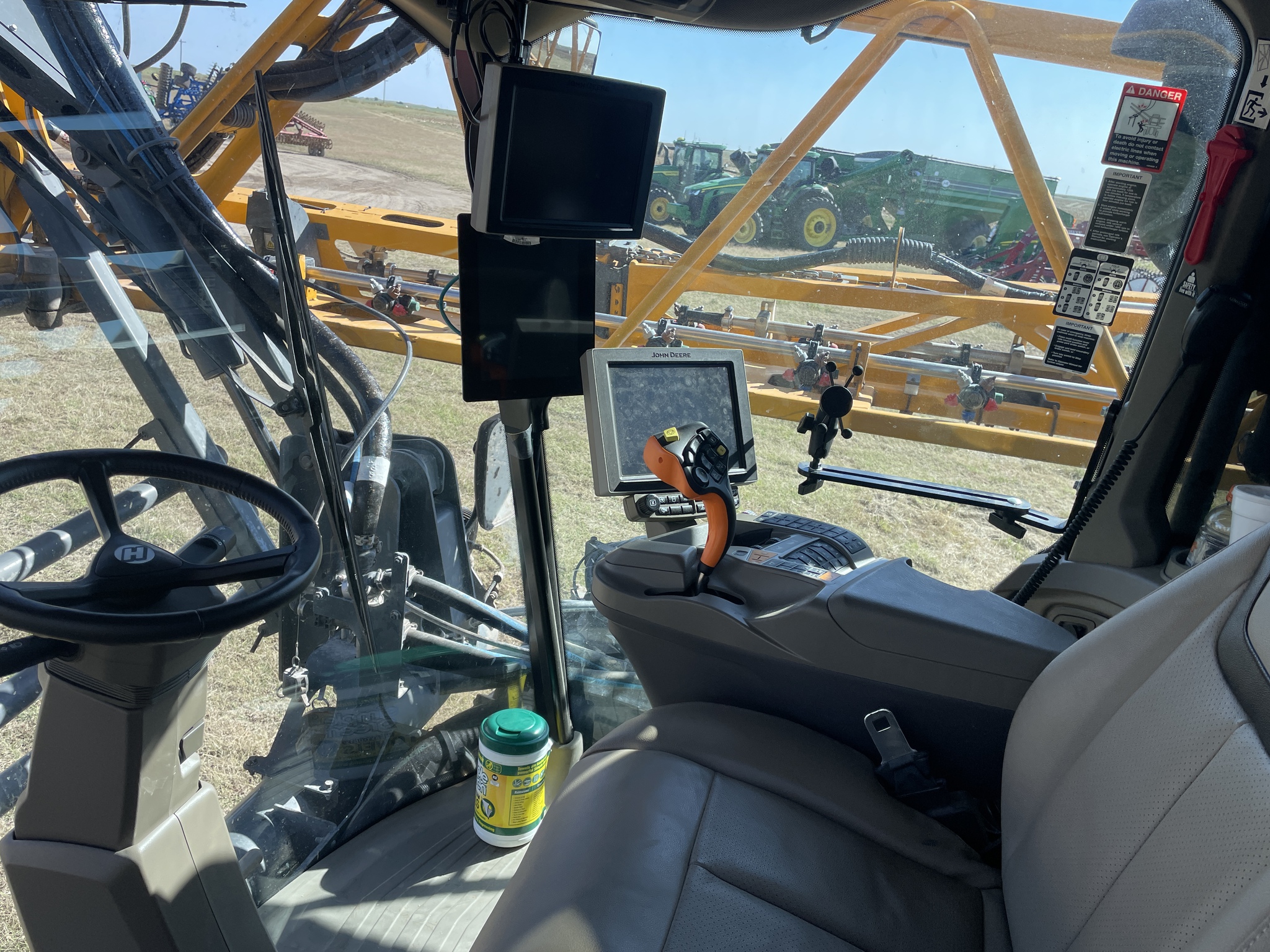 2024 Hagie STS16 Image 9