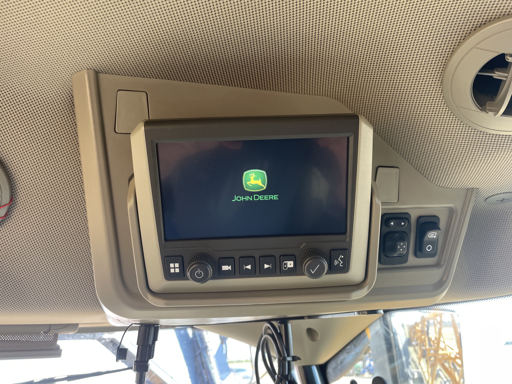 2024 Hagie STS16 Image 10