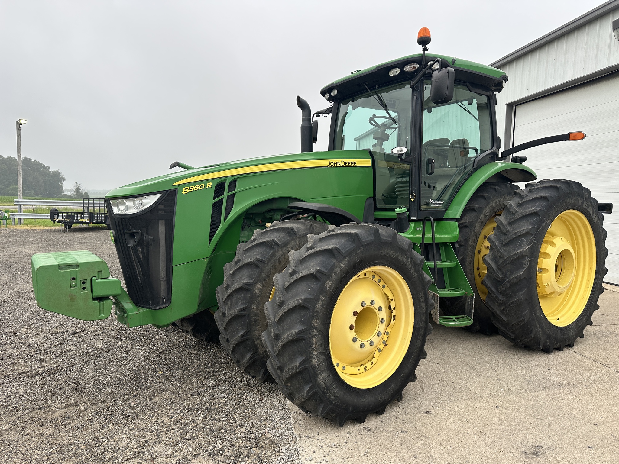 2013 John Deere 8360R Image 2