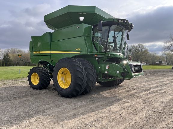  John Deere S780