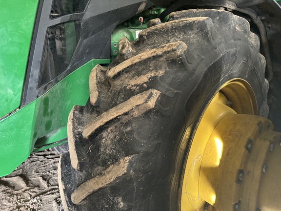 2023 John-Deere 8R 370