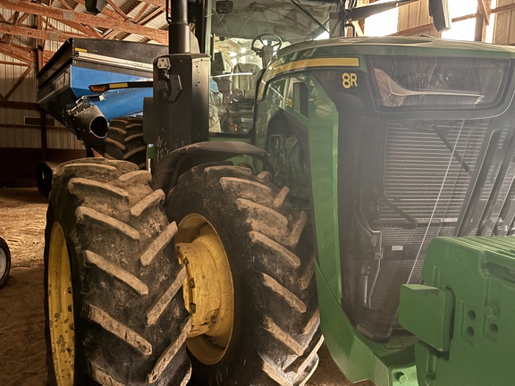 2023 John-Deere 8R 370