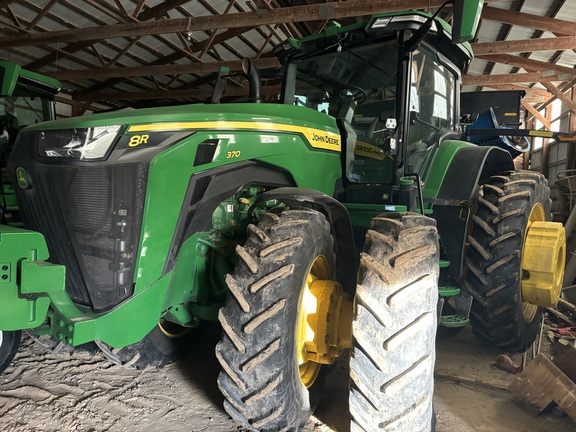 2023 John-Deere 8R 370