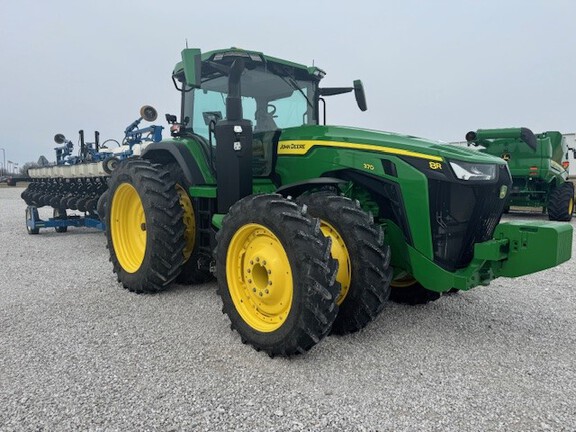 2023 John-Deere 8R 370