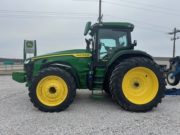 2023 John-Deere 8R 370