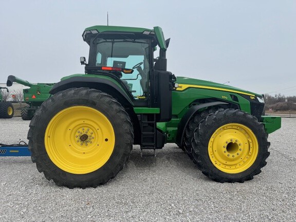 2023 John-Deere 8R 370