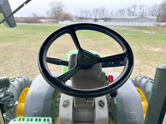 2023 John-Deere 8R 370