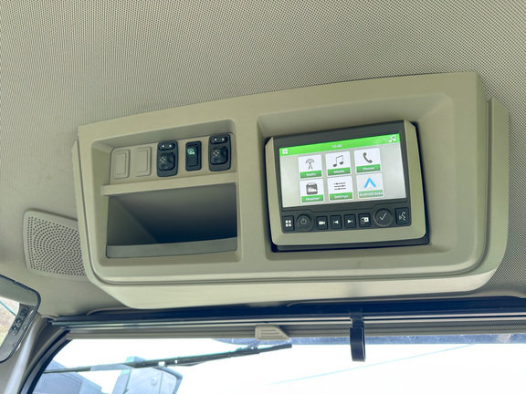 2023 John-Deere 8R 370