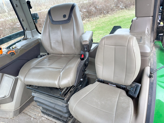 2023 John-Deere 8R 370