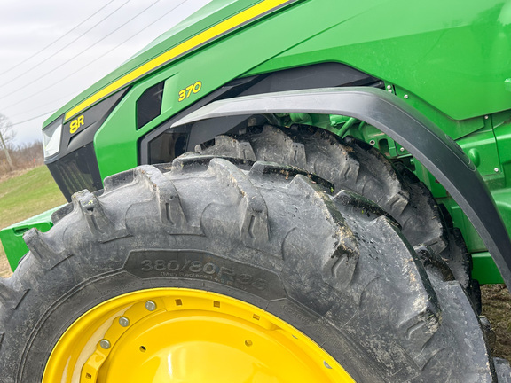2023 John-Deere 8R 370