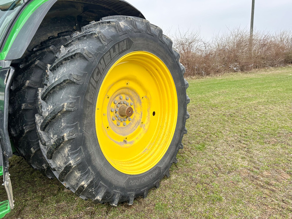 2023 John-Deere 8R 370