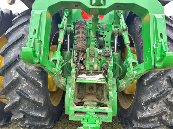 2023 John-Deere 8R 370