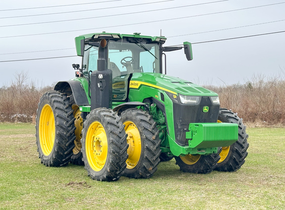 2023 John-Deere 8R 370