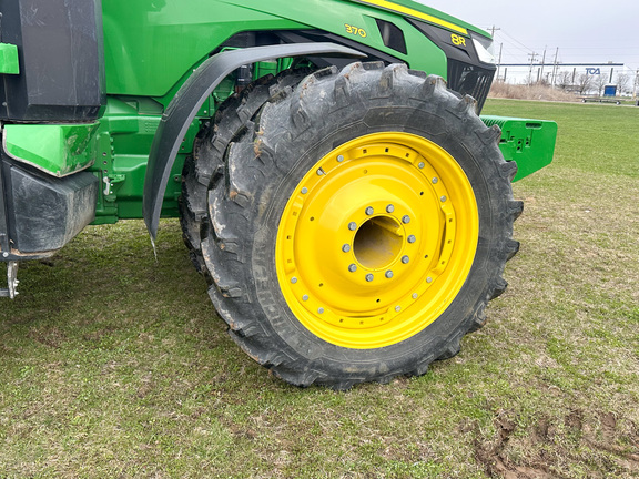 2023 John-Deere 8R 370