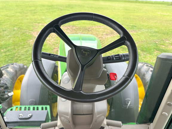 2023 John-Deere 8R 370