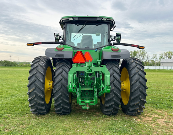2023 John-Deere 8R 370
