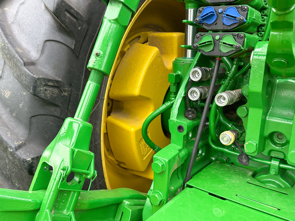 2023 John-Deere 8R 370