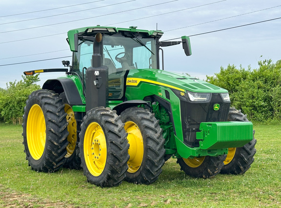 2023 John-Deere 8R 370