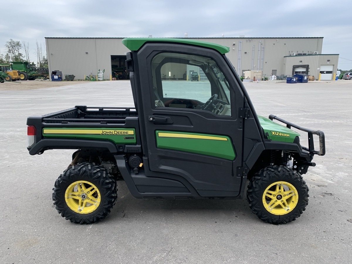 2020 John Deere XUV 835R Image 2