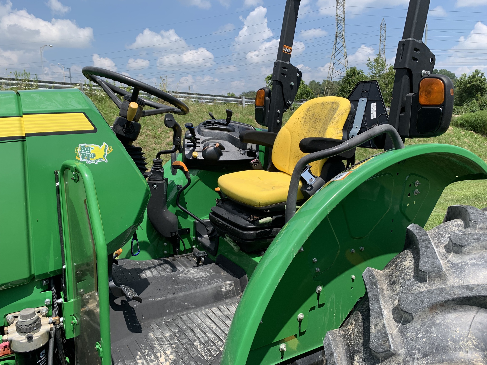 2019 John Deere 5090E Image 7