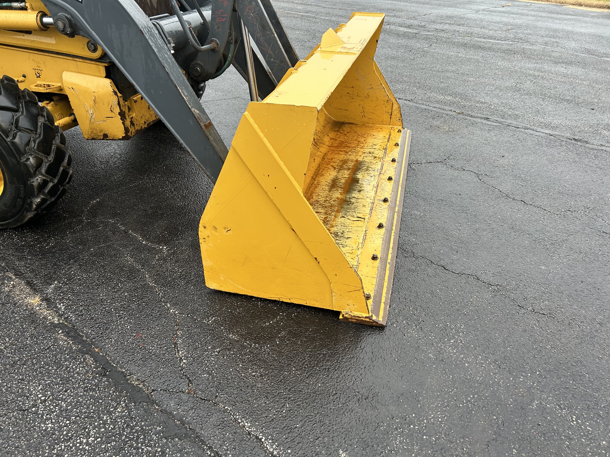 2017 John Deere 310L Image 5