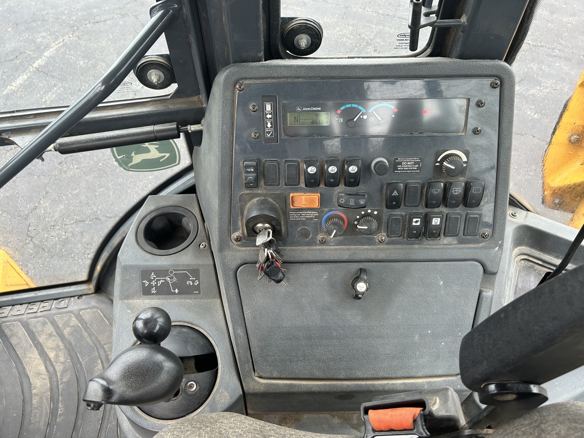 2017 John Deere 310L Image 14