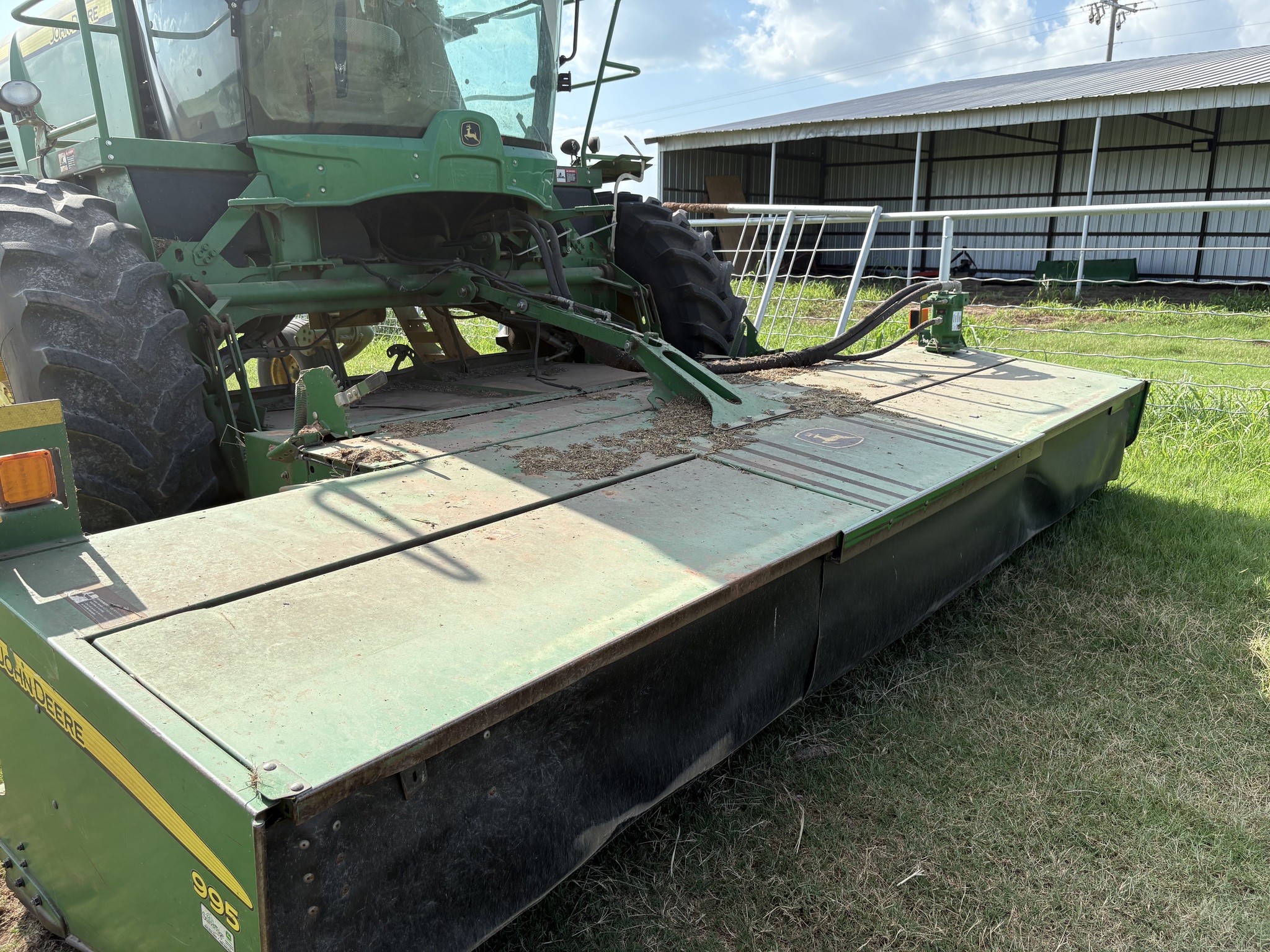 2014 John Deere W235 Image 7